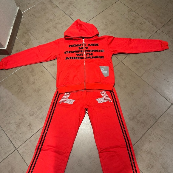 Red Reflection Set - Picture 4 of 4